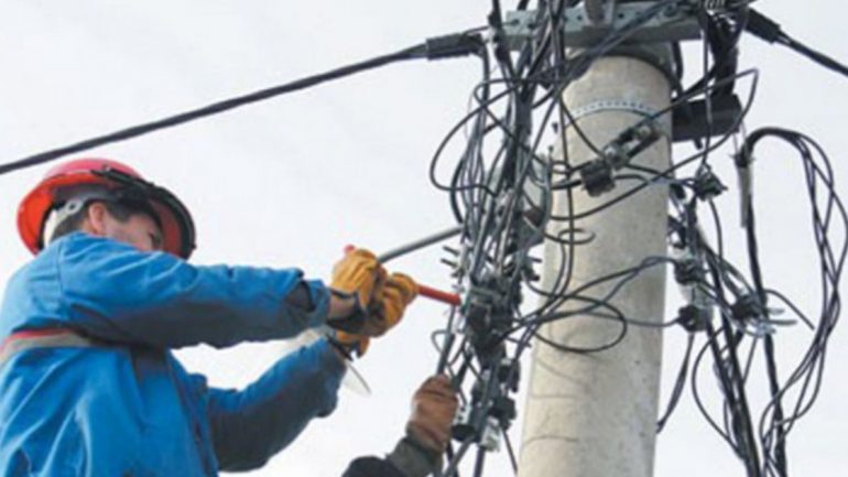 Elektricisti humbi jetën në punë, pranga drejtuesit të punimeve të OSSH