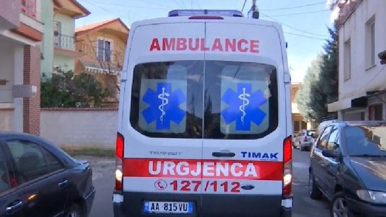 Makina përplaset me motorin në Krujë, plagoset një person
