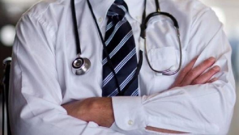 Plas skandali me mjekët në Greqi