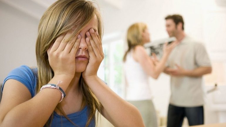 Ndahet me 14-vjeçaren, i riu italian i dërgon fotografitë nudo prindërve të saj