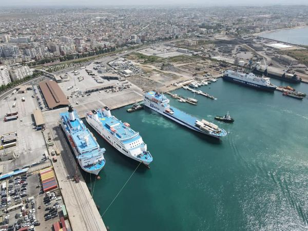 Festat e fundvitit, nis fluksi i hyrjeve nëpërmjet Portit të Durrësit