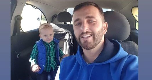 Humbi jetën bashkë me djalin në aksidentin tragjik, të afërmit mesazhe prekëse: “Na e thave shpirtin!”