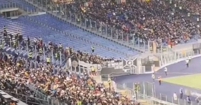 40.000 tifozë të Romës bien në heshtje, rasti i frikshëm shfaqet edhe në Itali