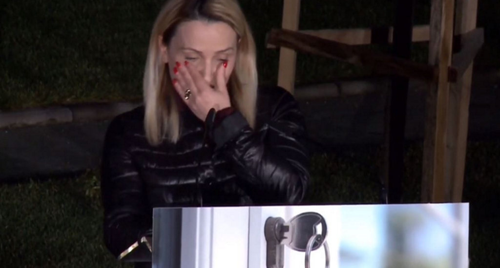 Rindërtimi i shtëpive nga tërmeti, shpërthen në lot kryebashkiakja: “Më kanë pushtuar emocionet”