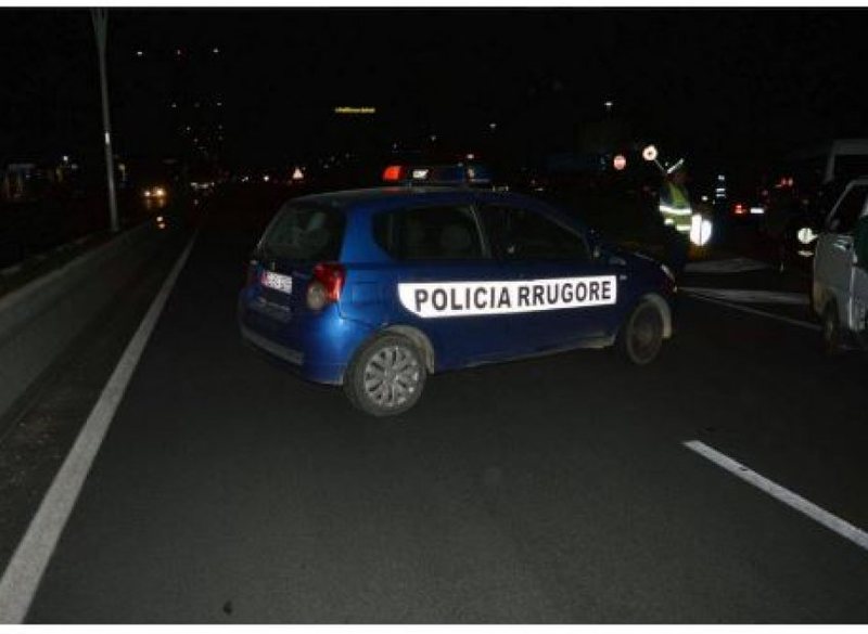 Durrës/ Makina aksidenton karrocën, plagoset drejtuesi i saj (Detajet e para)