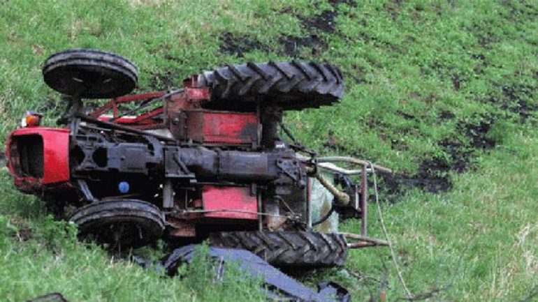 Zetori rrëshqet në kanal, humb jetën 55-vjeçari, plagoset vajza e tij e mitur