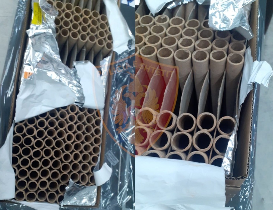 Sekuestrohen lëndë piroteknike në portin e Durrësit, procedohet poseduesi i tyre