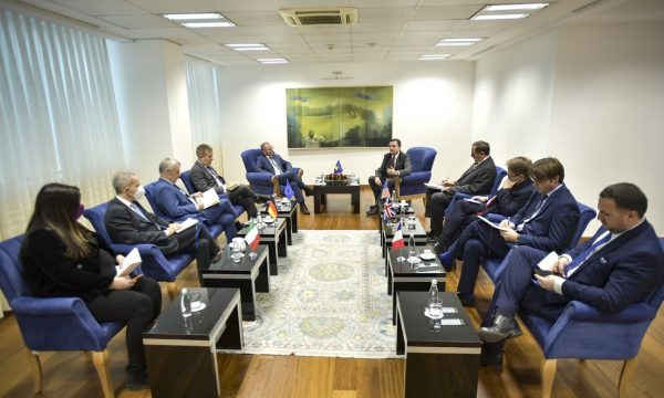 Pse i shkuan në zyrë Kurtit 5 ambasadorët më të rëndësishëm në vend?