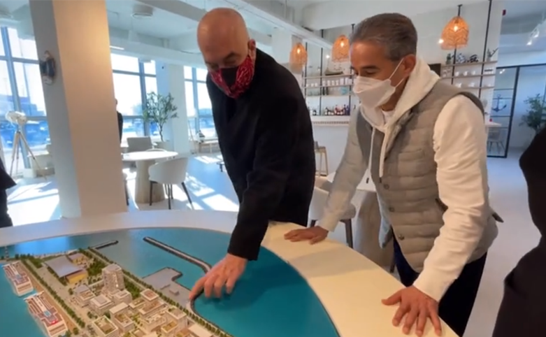 Rama në Durrës, nis pastrimi i zonës ku do ndërtohet porti i ri turistik i qytetit, zbulohet kur do të nisin punimet (VIDEO)