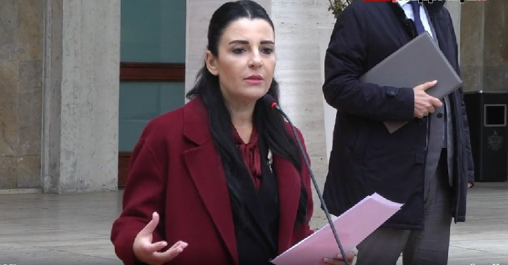 Balluku: Moti do të përkeqësohet, qytetarët të kenë kujdes në rrugë