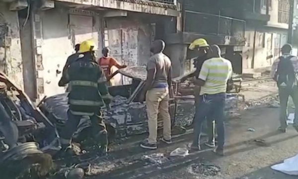 Shpërthen cisterna, dhjetra persona humbin jetën