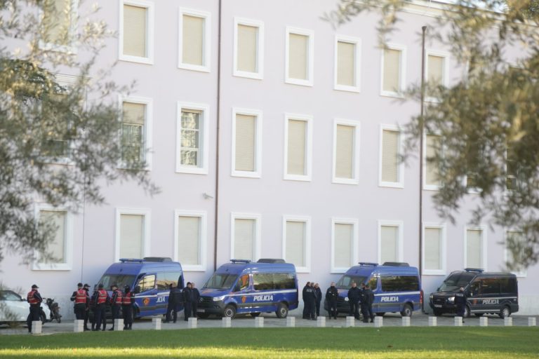 Protesta kundër Vuçiç dhe vjedhjes qeveritare/ Zbulohen emrat që do të flasin