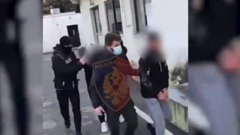 Po transportonin drogë me dy makina, arrestohen 4 persona