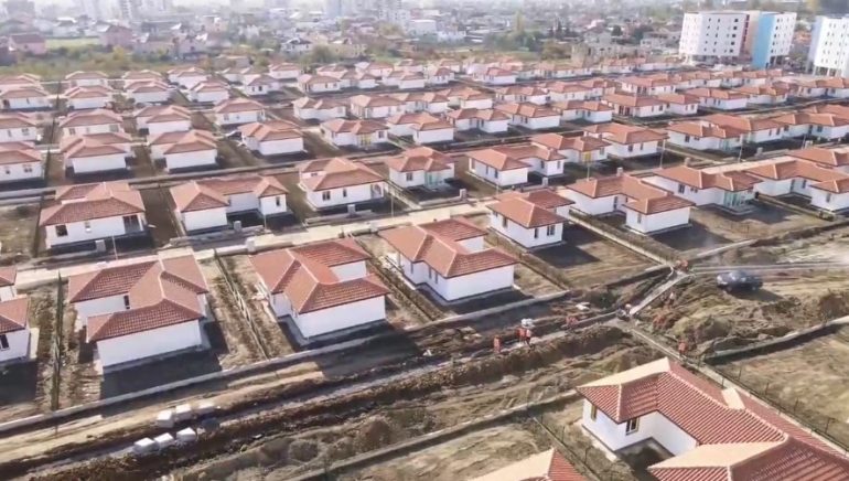 Rama nxjerr videon pas tërmetit të 26 nëntorit dhe jep lajmin: Familjet në Fushë-Krujë hyjnë sot në banesat e reja