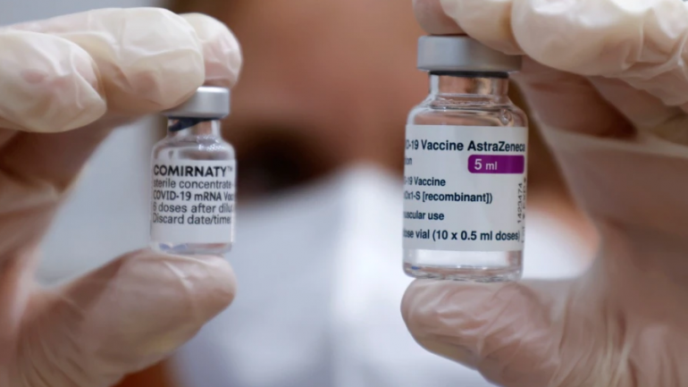 AstraZeneca: Doza e tretë rrit antitrupat ndaj Omicronit