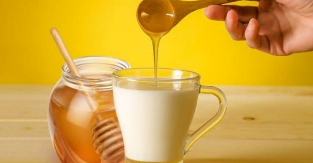 Ky “sekret” ju ndihmon të dalloni nëse mjalti është cilësor