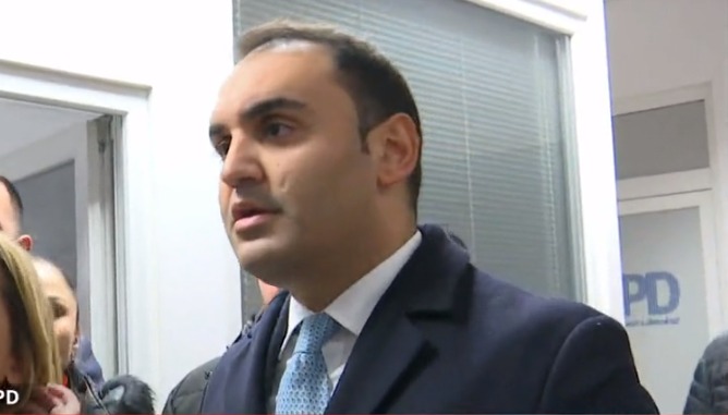 Armë dhe banda brenda FRPD-së?! Reagon Belind Këlliçi dhe PD-ja zyrtare