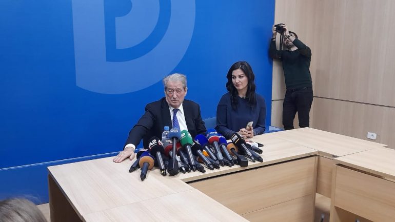 A do ta mbështesë Bashën nëse rikthehet në krye të PD? Berisha shprehet i prerë në këtë pikë