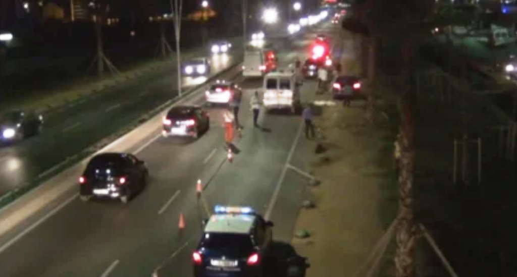 Aksident në seri në autostradën Tiranë- Durrës/ Përplasen 3 automjete, plagosen 2 femra pasagjere