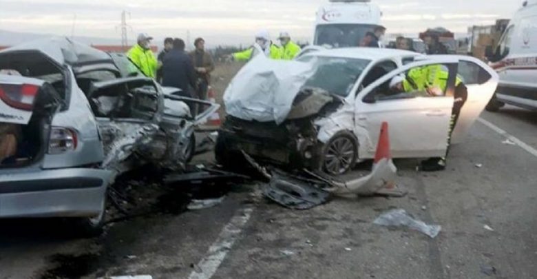 Aksident i rëndë, vdesin 6 persona dhe plagosen 3 të tjerë (EMRAT)