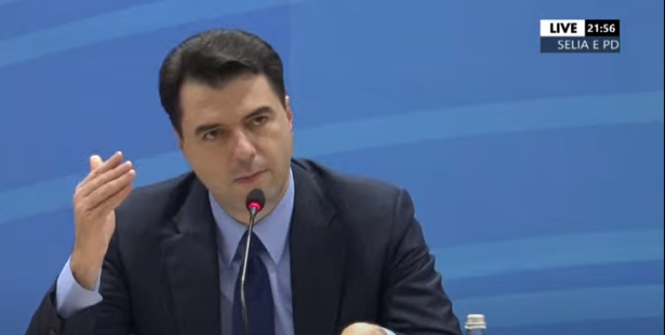 Basha nuk njeh shkarkimin nga referendumi: Tallje e madhe me demokratët