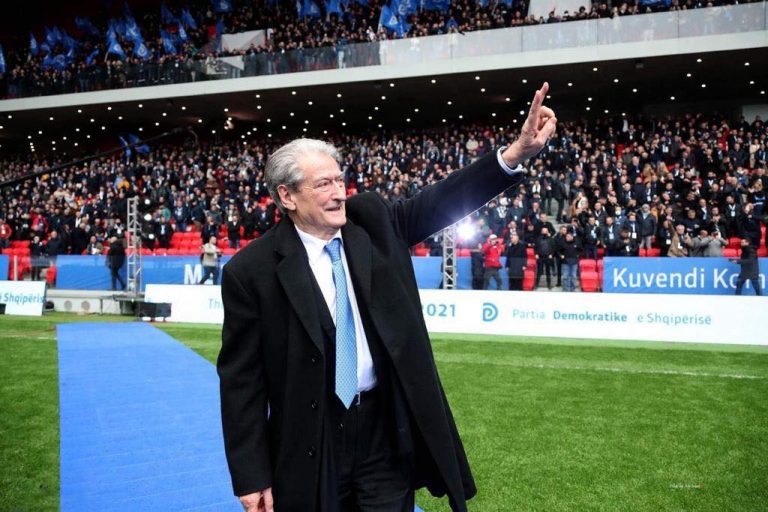 Referendumi për shkarkimin e Bashës, Sali Berisha paralajmëron konferencë në selinë e PD-së