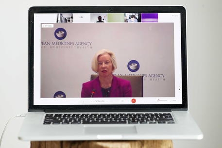 EMA: Hulumtimet paraprake tregojnë një rënie të efektivitetit të vaksinave kundër Omicron