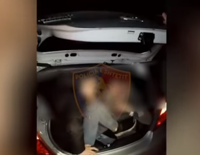 I kishte “paketuar” në bagazh, i riu kapet duke transportuar emigrantë drejt Kosovës