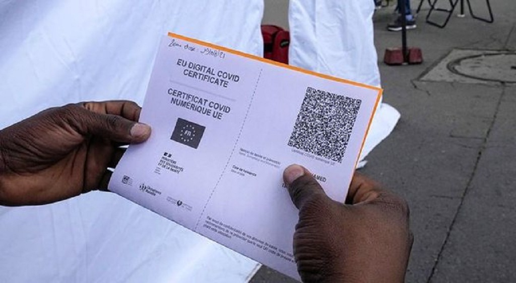 Skandal/ Zbulohen 110 mijë certifikata vaksinimi të falsifikuara për Covid-19