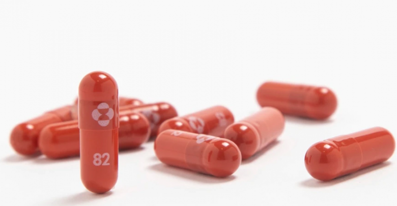 Komisioni i këshilltarëve i rekomandon FDA-së të autorizojë ilaçin e kompanisë Merck për trajtimin e COVID