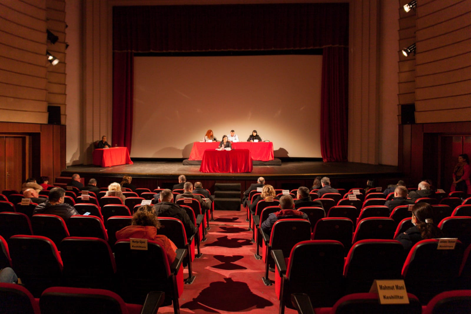 Mbledhja e këshillit bashkiak të Durrësit, miratohen buxheti 2022 dhe vendime të tjera të rëndësishme