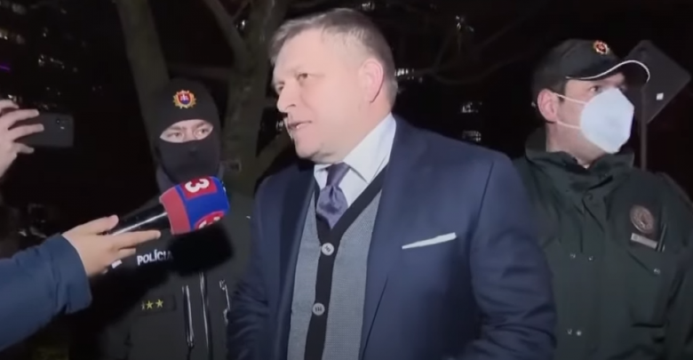 Arrestohet nga policia ish-kryeministri në Sllovaki, ja pamjet (VIDEO)