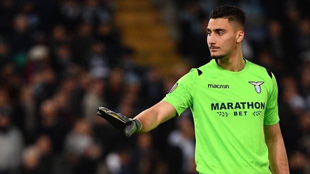 Lacio dorëzohet për Strakoshën, për ta zëvendësuar kërkon portierin më të shtrenjtë në botë