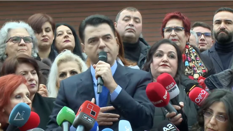 Kryesia merr vendimin, shkarkon 11 kryetarë të degëve të Partisë Demokratike