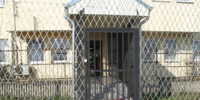 Humb jetën papritur në burgun e grave 21-vjeçarja shqiptare