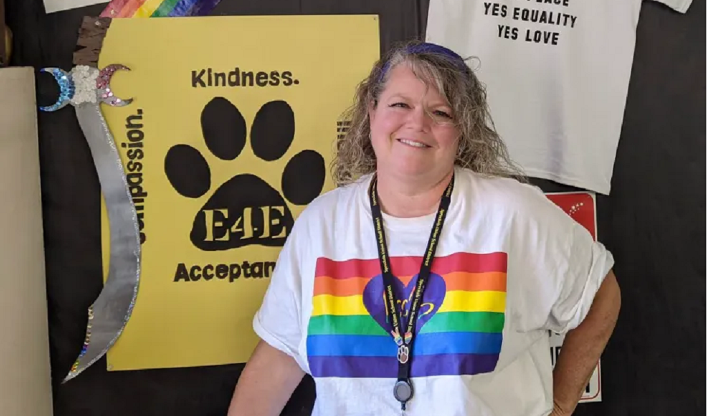 Përndiqte nxënësit që t’i fuste në klubin e LGBTQ, mësuesja mohon akuzat