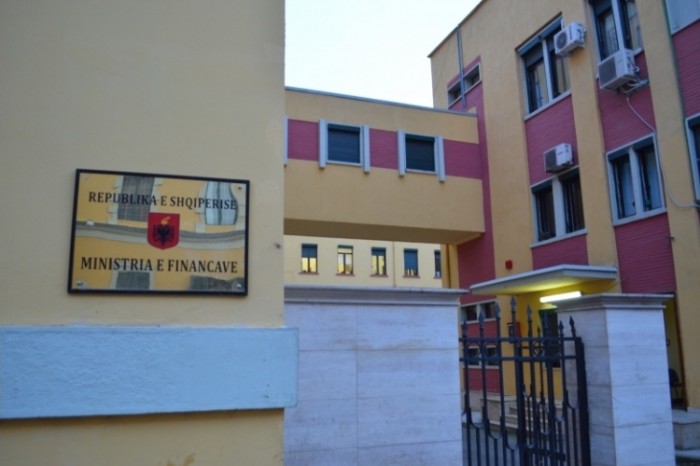 Lirohet nga detyra zëvendës ministrja e Financave, ja kush e zëvendëson