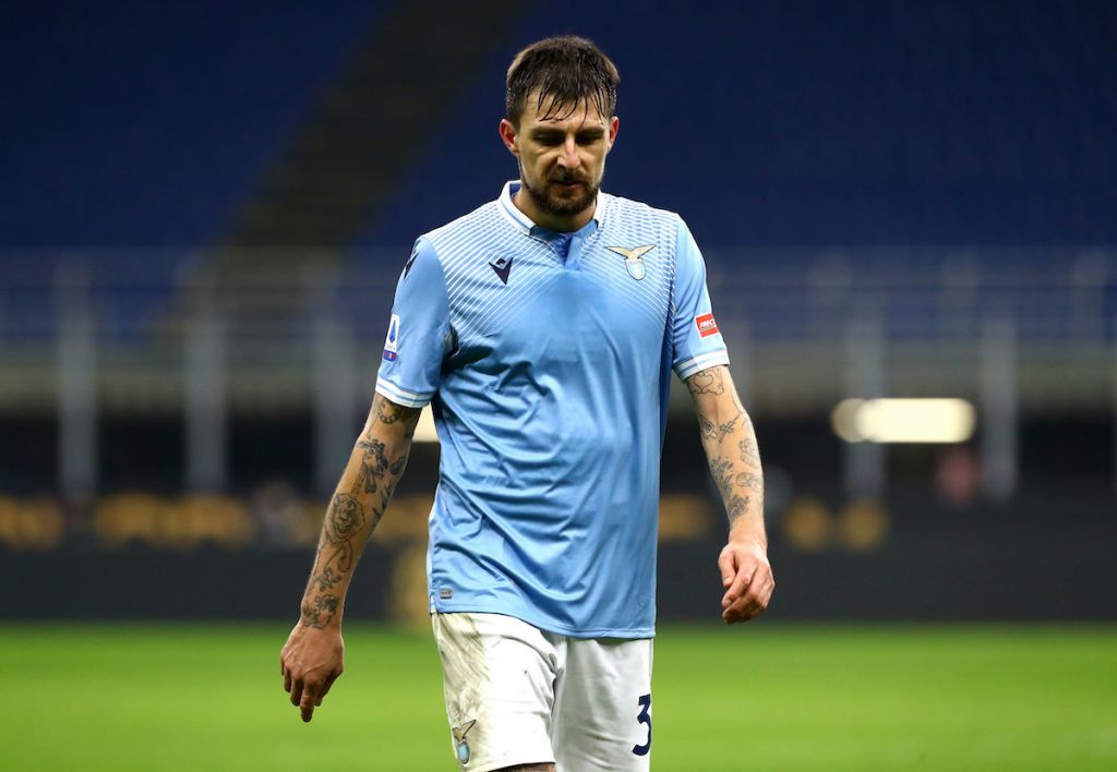 Plas te Lacio, ultrasit kundër titullarit të bardhekaltërve: Njeri pa nder! Zhduku nga…