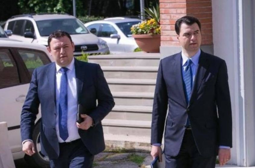 VIDEO/ Denoncimi i PD: Përfaqësuesi i Tom Doshit, firmos si delegat i Sali Berishës