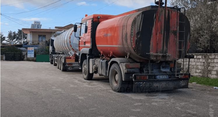 Dyshohet se vodhën naftë, shoqërohen në polici shoferët e autoboteve