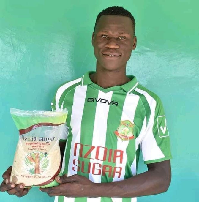 Shënoi tre gola, futbollisti në Afrikë shpërblehet me një kilogram sheqer
