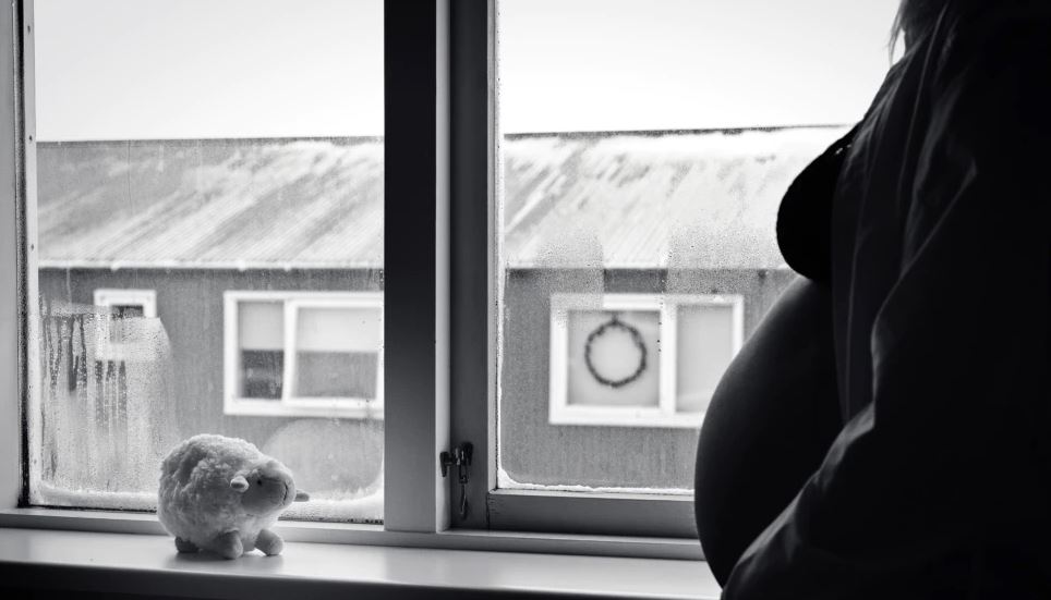 Korrupsion i lartë në maternitete, rrëfimi i disa nënave: “Japim rryshfet për të lindur fëmijët”