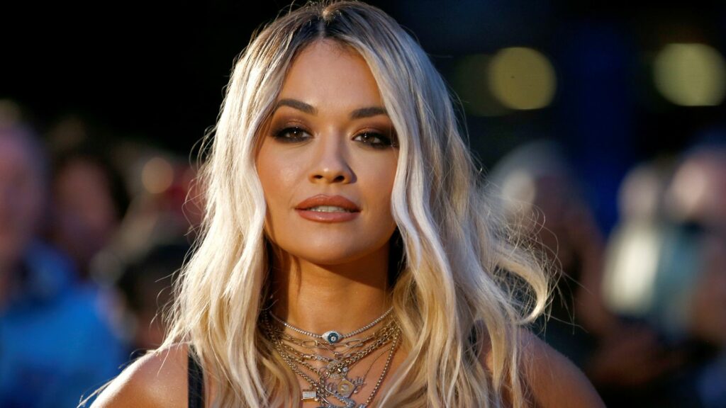 Thjesht magjike, Rita Ora ndan me ndjekësit “përrallën” e saj të Krishtlindjes