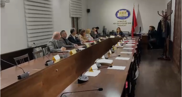 Maxhoranca bojkotoi, dështon mbledhja e Komisionit Hetimor për inceneratorët