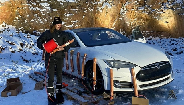 Pronari i nevrikosur hedh në erë Tesla-n prej kostos së ndërrimit të baterisë (VIDEO)