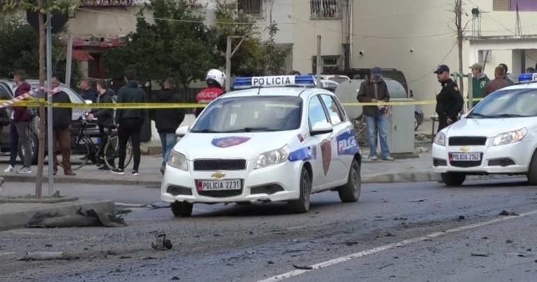 I plasi aksidentalisht tritoli në dorë, humb jetën 27-vjeçari