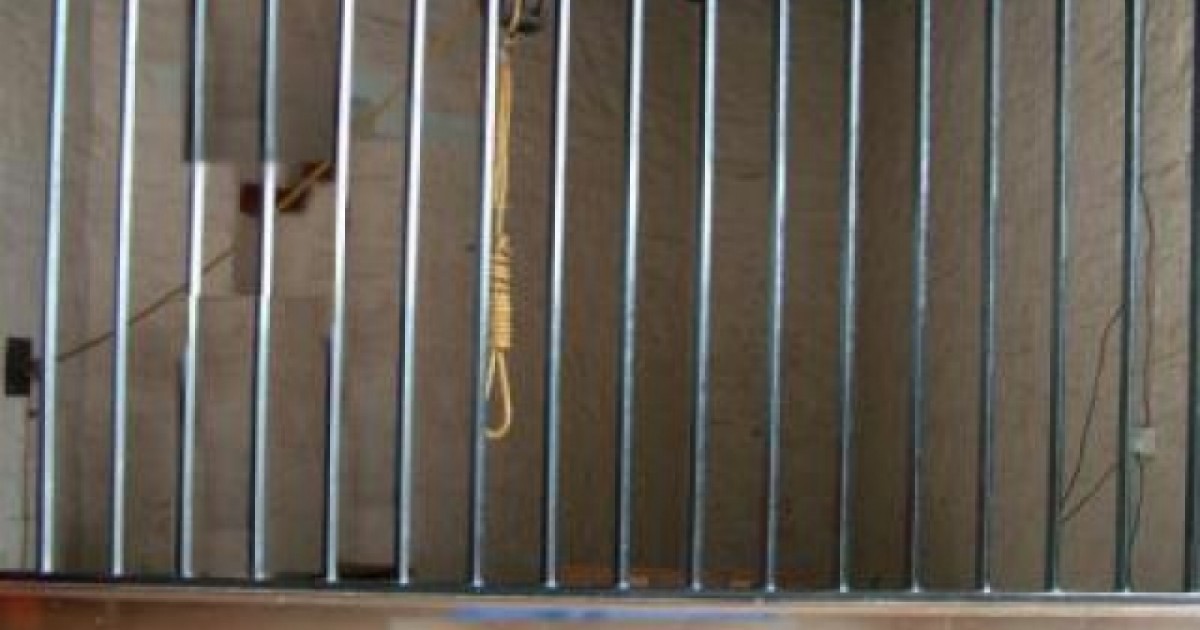 E rëndë në burgun grek/ Shqiptari var veten, një ditë më parë kishte pirë klor (ARSYEJA)