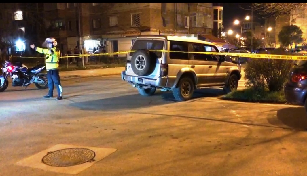 Komshinjtë shpartallojnë derën e banesës, gjejnë të vdekur një grua në qytetin bregdetar