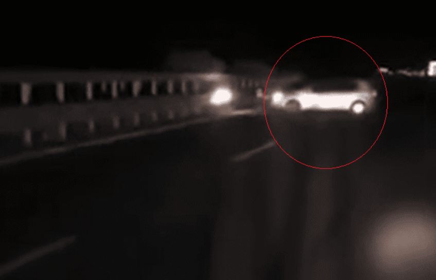 Bëri drift me makinë në sens të kundërt të lëvizjes dhe e postoi në rrjetet sociale, e pëson keq 24-vjeçari (VIDEO)