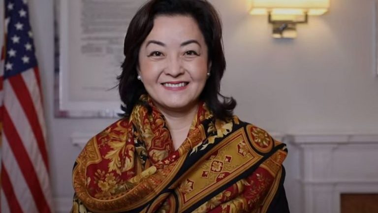 Publikon videon me ngjarjet e rëndësishme të vitit 2021, Yuri Kim uron shqiptarët